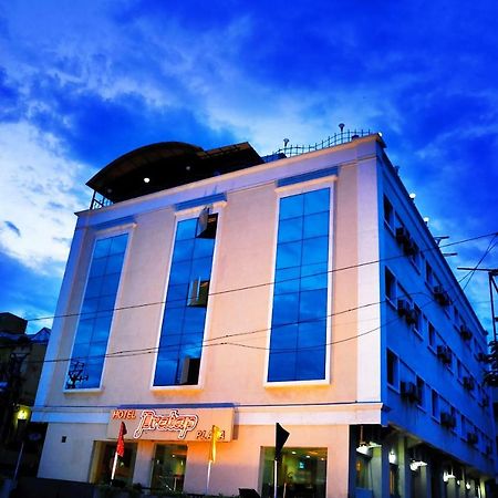 Hotel Sooriya Residency Madras Buitenkant foto