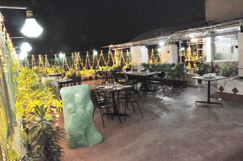Hotel Sooriya Residency Madras Buitenkant foto