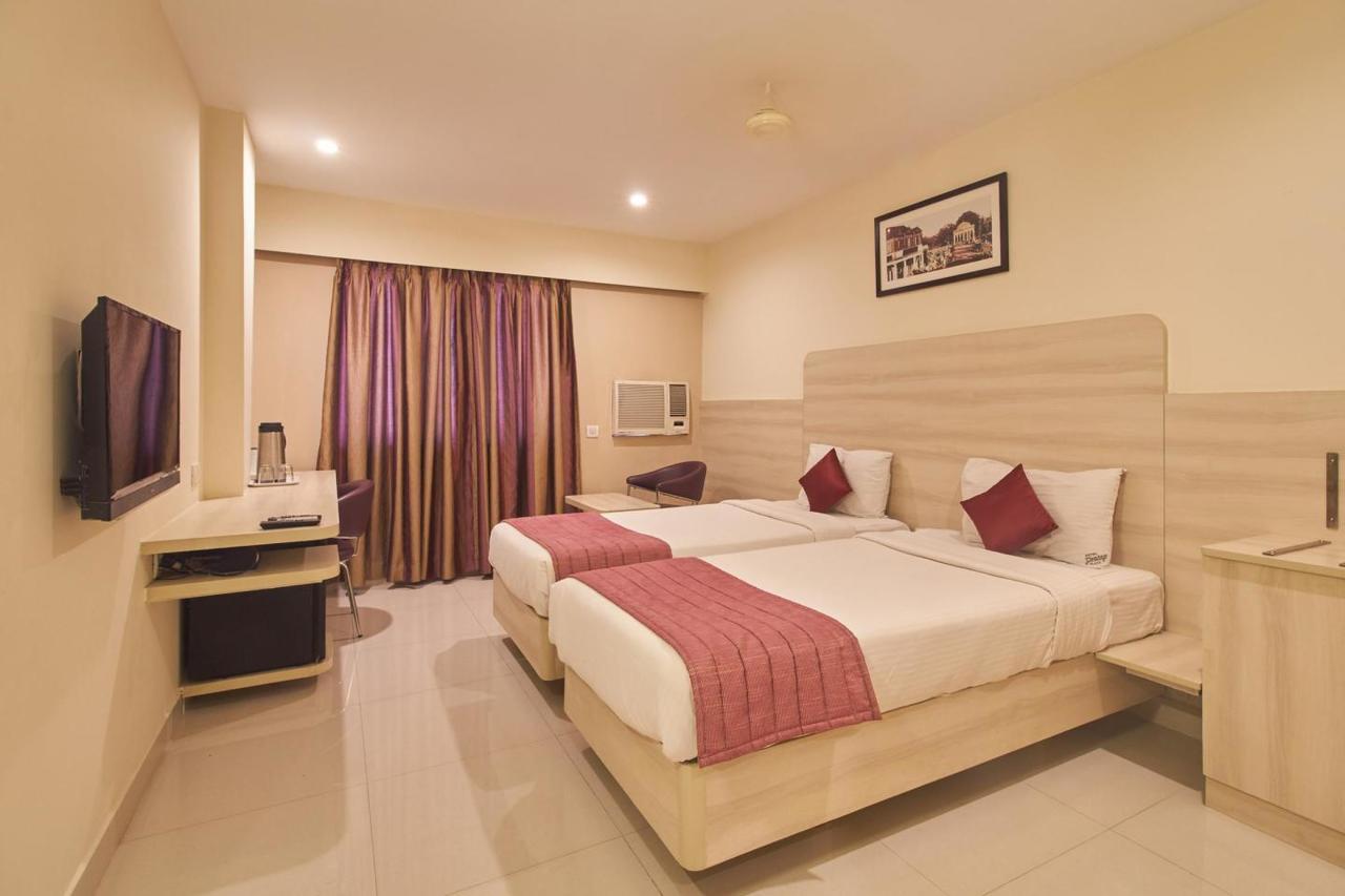 Hotel Sooriya Residency Madras Buitenkant foto