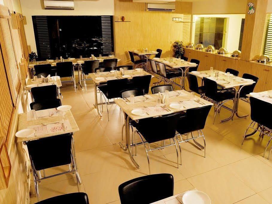 Hotel Sooriya Residency Madras Buitenkant foto